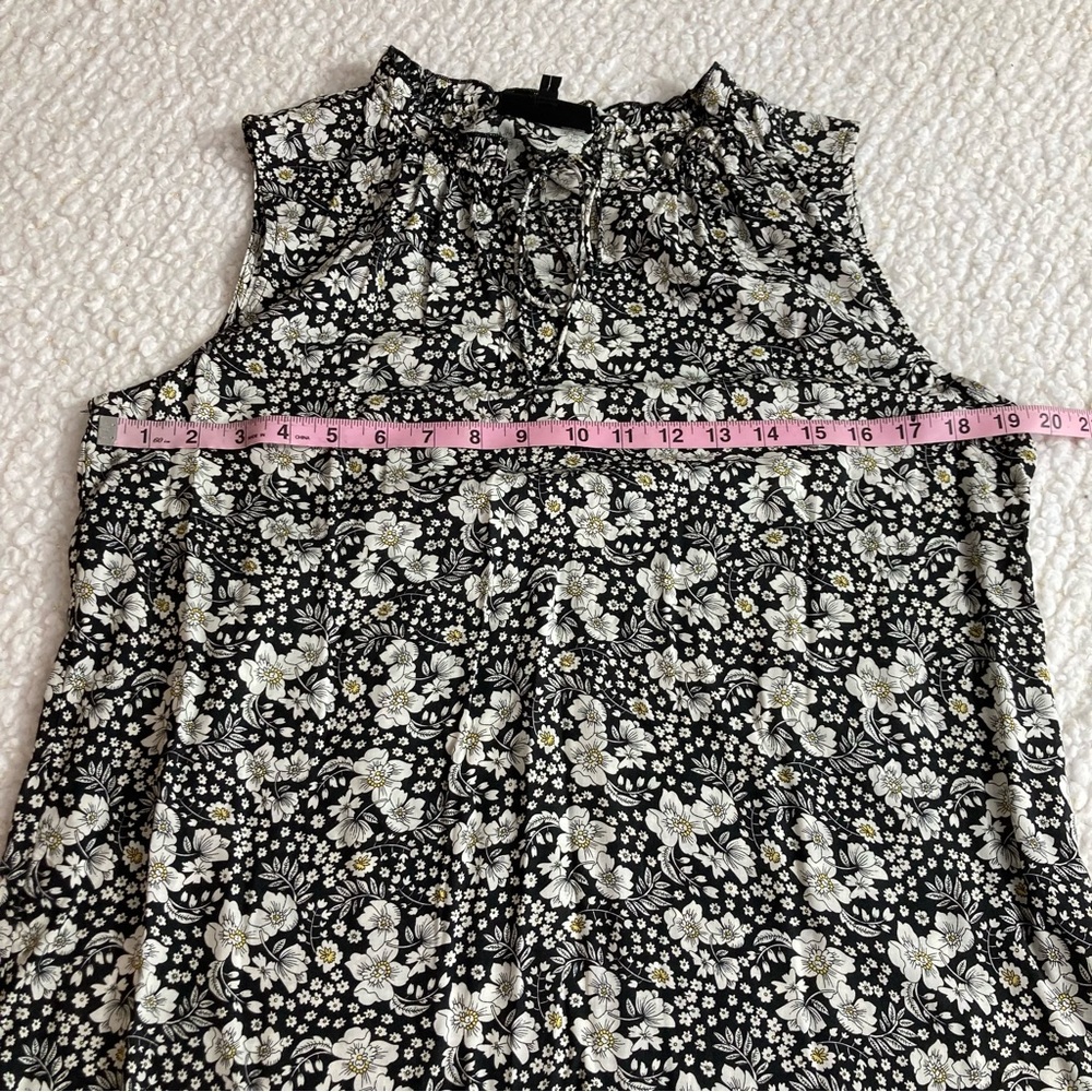 🌸✨ Premise Floral Blouse – NWT Beauty! - Picture 7 of 11